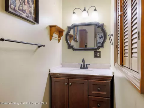 Bath - 11 Hoppenstedt Rd, Wallkill, NY 12589 photo 2 of 2