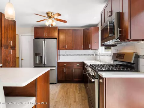 Kitchen - 11 Hoppenstedt Rd, Wallkill, NY 12589 photo 3 of 4