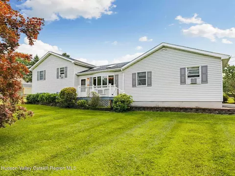 Exterior - 11 Hoppenstedt Rd, Wallkill, NY 12589 photo 2 of 10