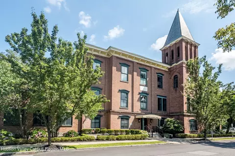 214 W Chestnut St, Kingston, NY 12401