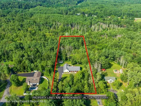 View/Area - 15 Pine St, Cairo, NY 12413 photo 2 of 4