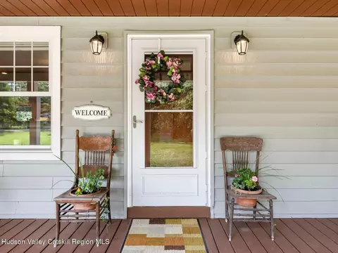 Exterior - 15 Pine St, Cairo, NY 12413 photo 4 of 9
