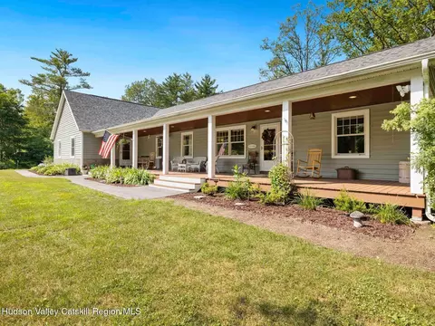 Exterior - 15 Pine St, Cairo, NY 12413 photo 1 of 9