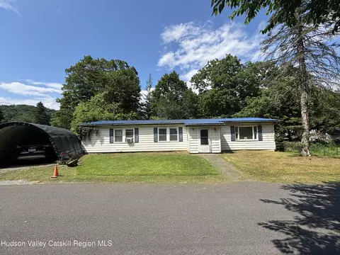 116 South St, Rosendale, NY 12472