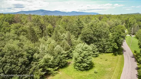 330 South Rd, Kingston, NY 12401