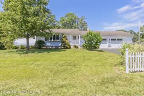 2 Dewitt Dr, Saugerties, NY 12477