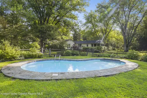214 Whitfield Rd, Accord, NY 12404