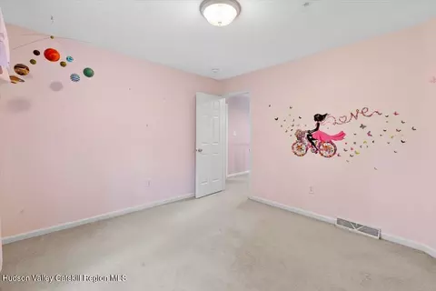 Bedroom - 48 Westphal Dr, Bethlehem, NY 12054 photo 3 of 5