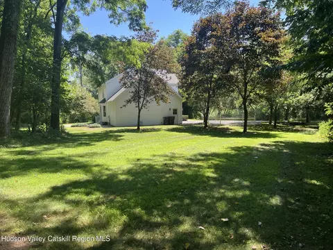 Exterior - 48 Westphal Dr, Bethlehem, NY 12054 photo 10 of 14