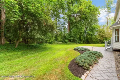 Exterior - 48 Westphal Dr, Bethlehem, NY 12054 photo 6 of 14