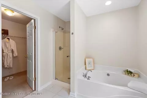 Bath - 48 Westphal Dr, Bethlehem, NY 12054 photo 2 of 3