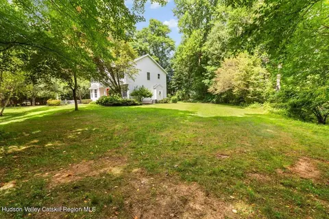 Exterior - 48 Westphal Dr, Bethlehem, NY 12054 photo 5 of 14