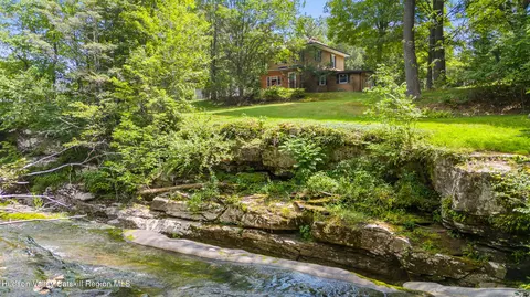 427 W Saugerties Rd, Saugerties, NY 12477