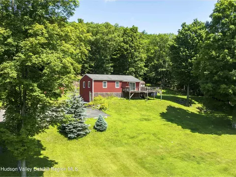 296 Maverick Rd, Woodstock, NY 12498
