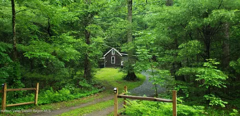 685 Upper Cherrytown Rd, Kerhonkson, NY 12446