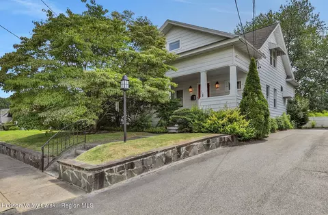 3 Finger St, Saugerties, NY 12477