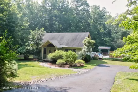 211 Johnson Hill Rd, Kingston, NY 12401
