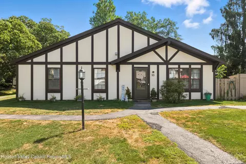 53 Sunny Brook Cir, Highland, NY 12528