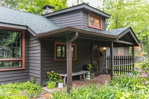 28 Pinegrove St, Woodstock, NY 12498