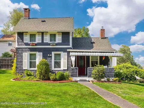 171 Sackett St, Port Ewen, NY 12466