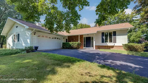 1140 Van Hoesen Rd, Castleton On Hudson, NY 12033