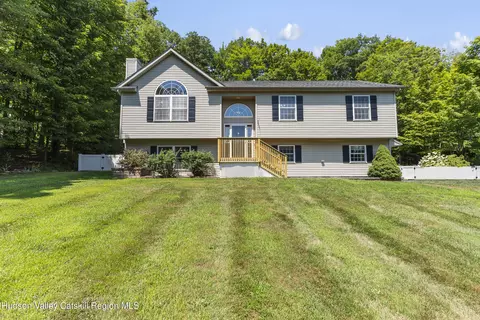 101 Hansburg Rd, Shawangunk, NY 12566