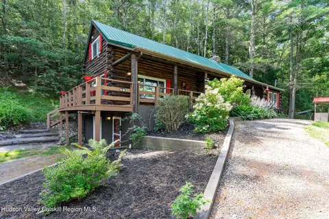 250 Barton Hill Rd, Schoharie, NY 12157