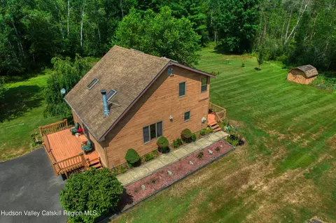 1542 Sleepy Hollow Rd, Athens, NY 12015