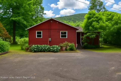 28 Wettje Rd, Shandaken, NY 12480