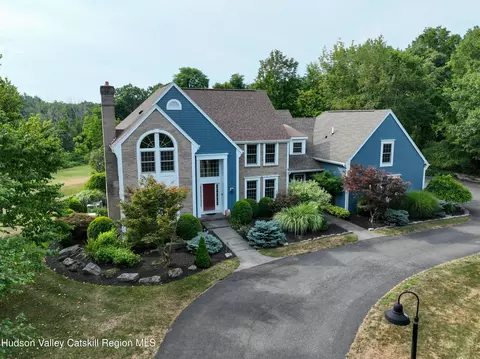 70 Mosher Rd, Glenmont, NY 12077