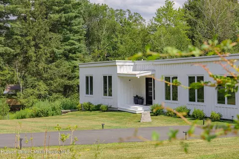 57 Old Taylor Rd, Jeffersonville, NY 12748