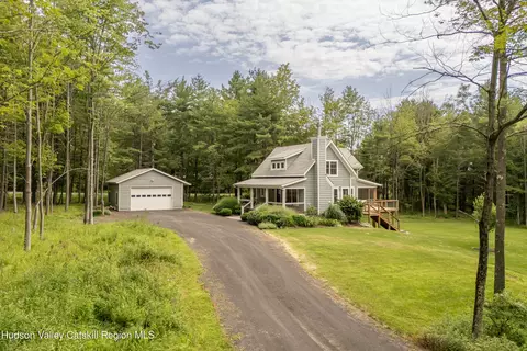 3 Hanna Ln, Olivebridge, NY 12461