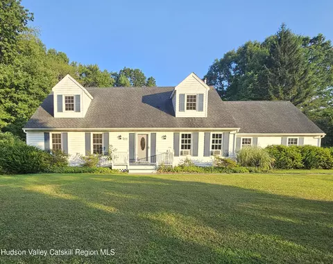 66 Grand View Dr, Valatie, NY 12184