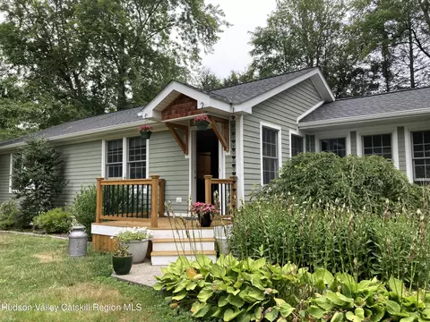 14 Knoth Rd, Wallkill, NY 12589 photo 2