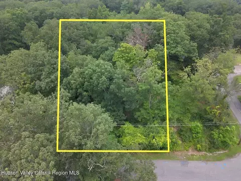 tbd Oak Ln, Saugerties, NY 12477