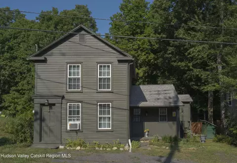 10 County Route 9, Hudson, NY 12534