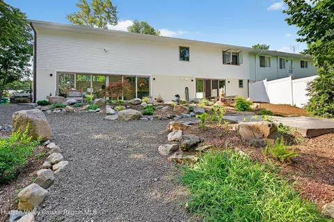 26 Zolota Osin, Kerhonkson, NY 12446