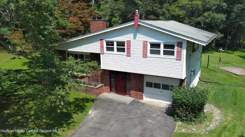 38 Arnold Dr, Woodstock, NY 12498
