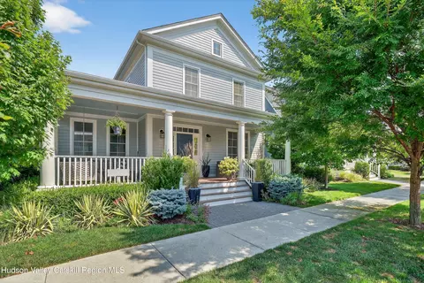 8 Livingston St, Red Hook, NY 12571