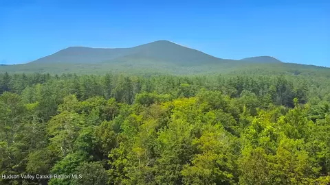 5299 Ny 212, Mount Tremper, NY 12457
