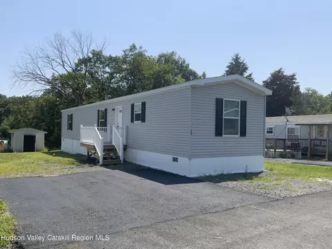 1154 Us-9 #39, Hudson, NY 12534