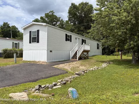1154 Us-9 #17, Stockport, NY 12574