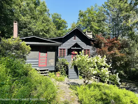 90 Huron Trl, Big Indian, NY 12410