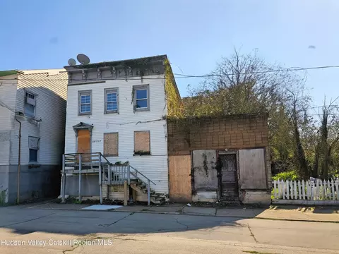 225 12 Columbia St, Hudson, NY 12534