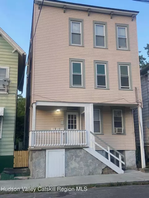 214 Robinson St, Hudson, NY 12534