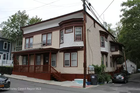 59 Dodge St, Hudson, NY 12534