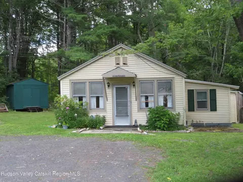 8702 Route 32, Cairo, NY 12413