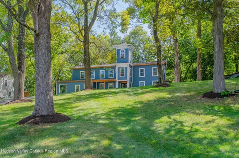 190 Leggs Mill Rd, Lake Katrine, NY 12449