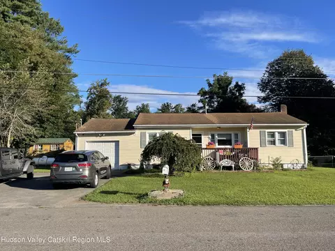 10 Johns Rd, Kerhonkson, NY 12446