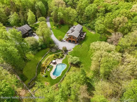 57 Cedar Berry Ln, Dover Plains, NY 12522